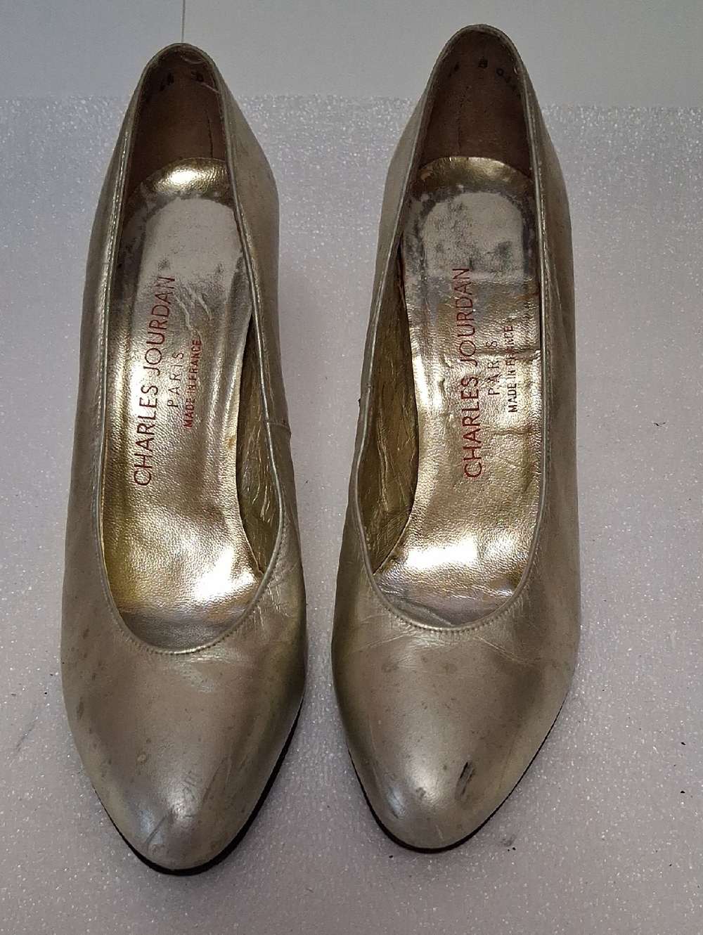 Charles Jourdan Metallic Gold Leather Pointed-Toe Pumps